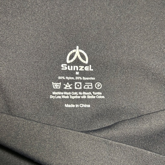 Crossover Flared Leggings - Size M - Picture 3 of 3